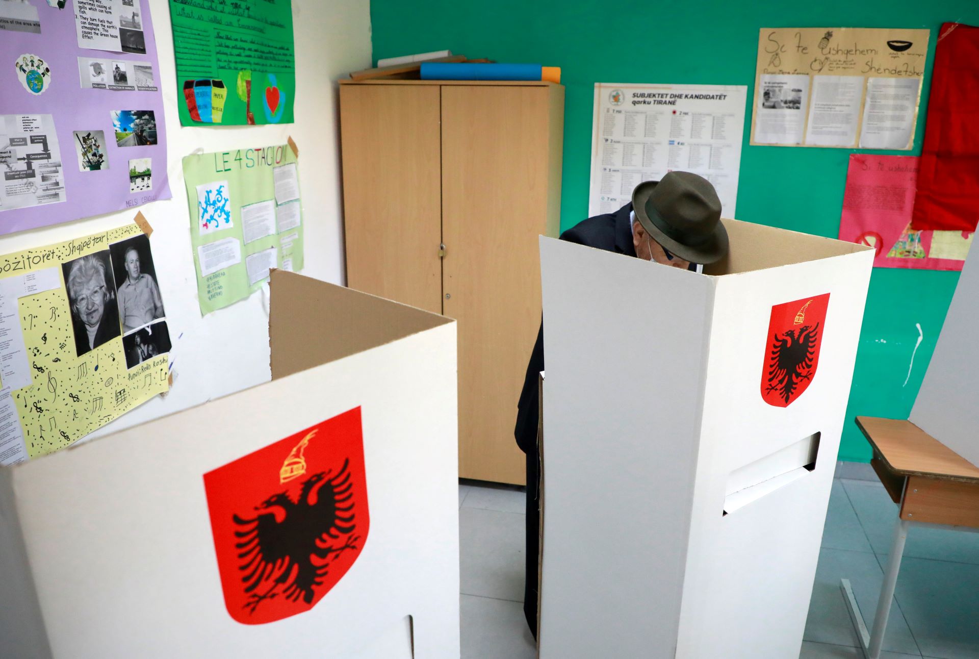 Εκλογές στην Αλβανία: Εύκολη νίκη του Έντι Ράμα με 51,8% δείχνουν τα exit poll