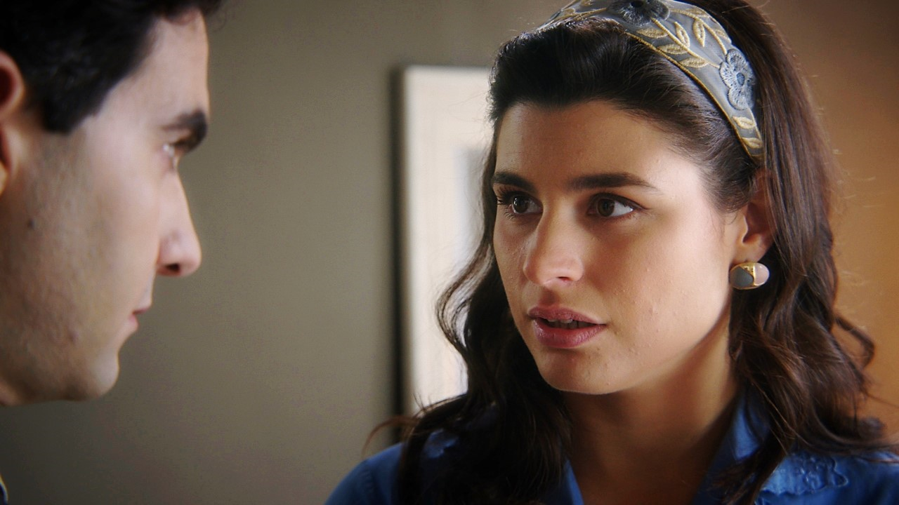 Άγιος έρωτας: Οι υποψίες του Πέτρου για την Χλόη και τον πατέρα Νικόλαο φουντώνουν