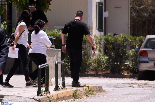 δημοσιογράφος, ψεύτικα ταξίδια