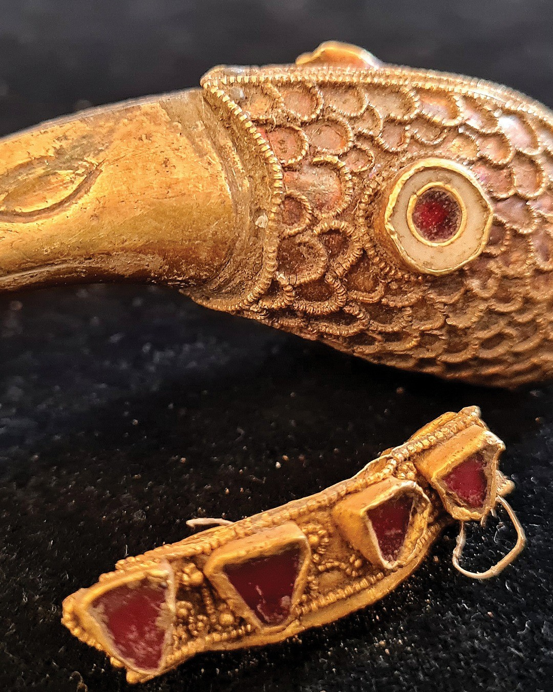 Στη νορβηγική και αγγλοσαξονική ποίηση, το κοράκι είχε ιδιαίτερο συμβολισμό.