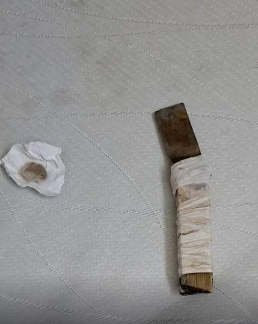 Φυλακές Κορυδαλλού: Δύο αυτοσχέδια μαχαίρια, κινητά και ποσότητα ναρκωτικών εντοπίστηκαν σε κελιά – ΦΩΤΟ και ΒΙΝΤΕΟ
