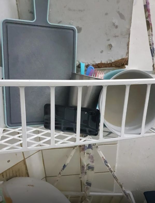 Φυλακές Κορυδαλλού: Δύο αυτοσχέδια μαχαίρια, κινητά και ποσότητα ναρκωτικών εντοπίστηκαν σε κελιά – ΦΩΤΟ και ΒΙΝΤΕΟ