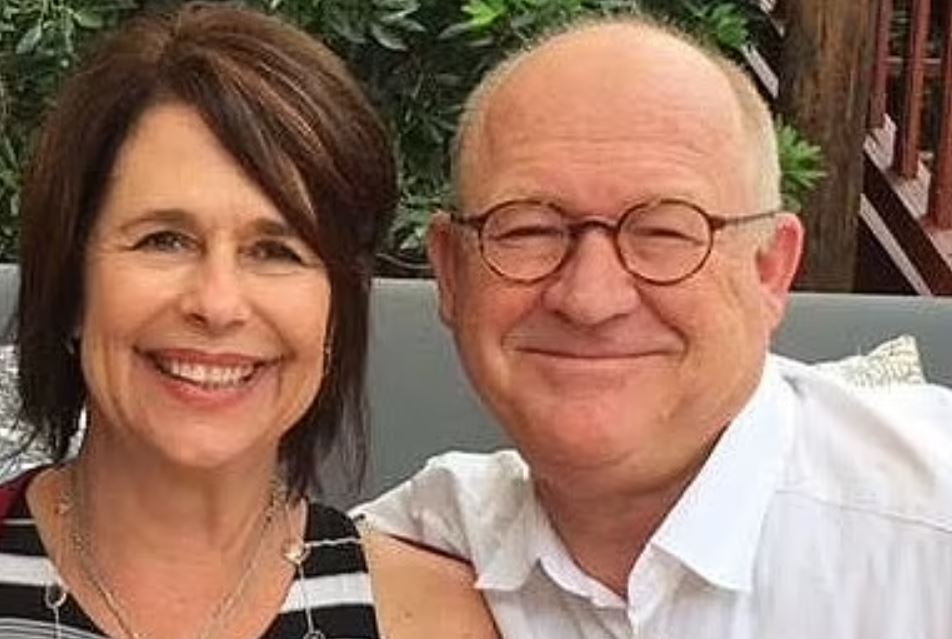 Λουτρό αίματος μετά τη γευσιγνωσία κρασιού: Η 65χρονη Βρετανίδα που μαχαιρώθηκε μέχρι θανάτου στη Γαλλία «προσπάθησε να αμυνθεί»