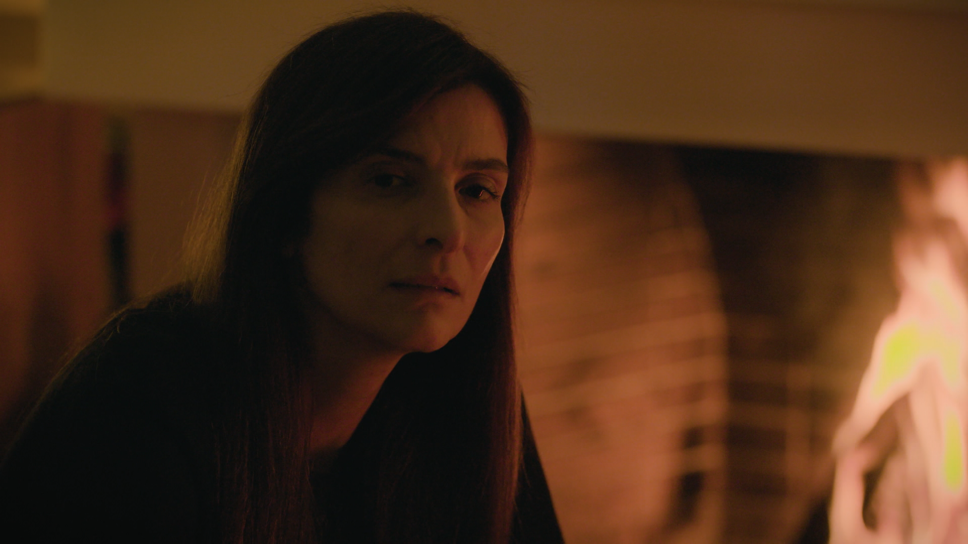 Η Γη της Ελιάς: Η Κούλα υποψιάζεται ότι η Ντομένικα είναι η πρώην παπαδιά