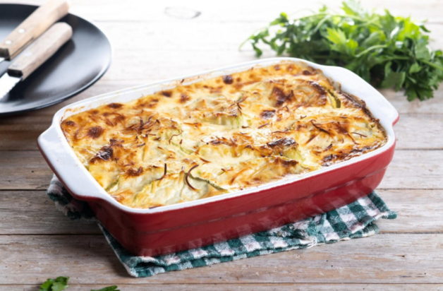 Συνταγή για απολαυστικό ογκρατέν ψαριού με πέστο - Ψήνεται σε 15 λεπτά