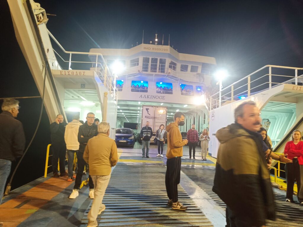 Ηγουμενίτσα: Ένταση, ταλαιπωρία και δίωρη καθυστέρηση στο λιμάνι – Νταλίκα «μπλόκαρε» την αναχώρηση του πλοίου