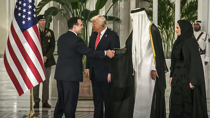 Στο επίσημο δείπνο του Εμίρη του Κατάρ προς τιμήν του Ντόναλντ Τραμπ ο Θοδωρής Κυριακού