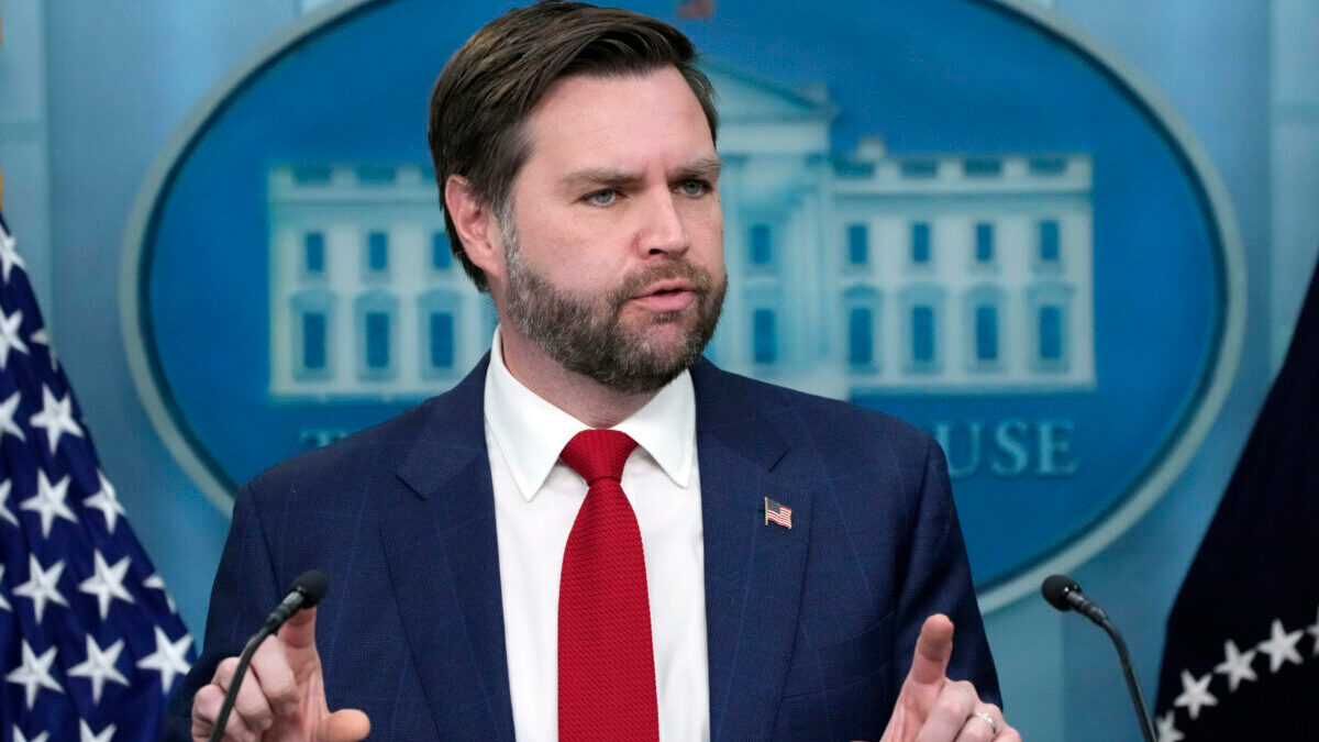 «Δεν τελειώνει σύντομα ο πόλεμος στην Ουκρανία» – Το μήνυμα του Αμερικανού Αντιπροέδρου Τζέι Ντι Βανς