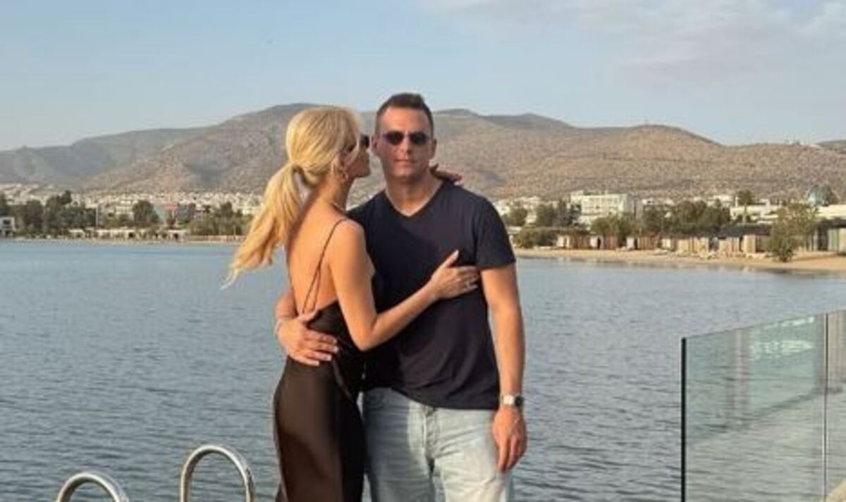 Κατερίνα Καινούργιου: Στο πλευρό του Παναγιώτη Κουτσουμπή για τα 36α του γενέθλια – Το παθιασμένο φιλί