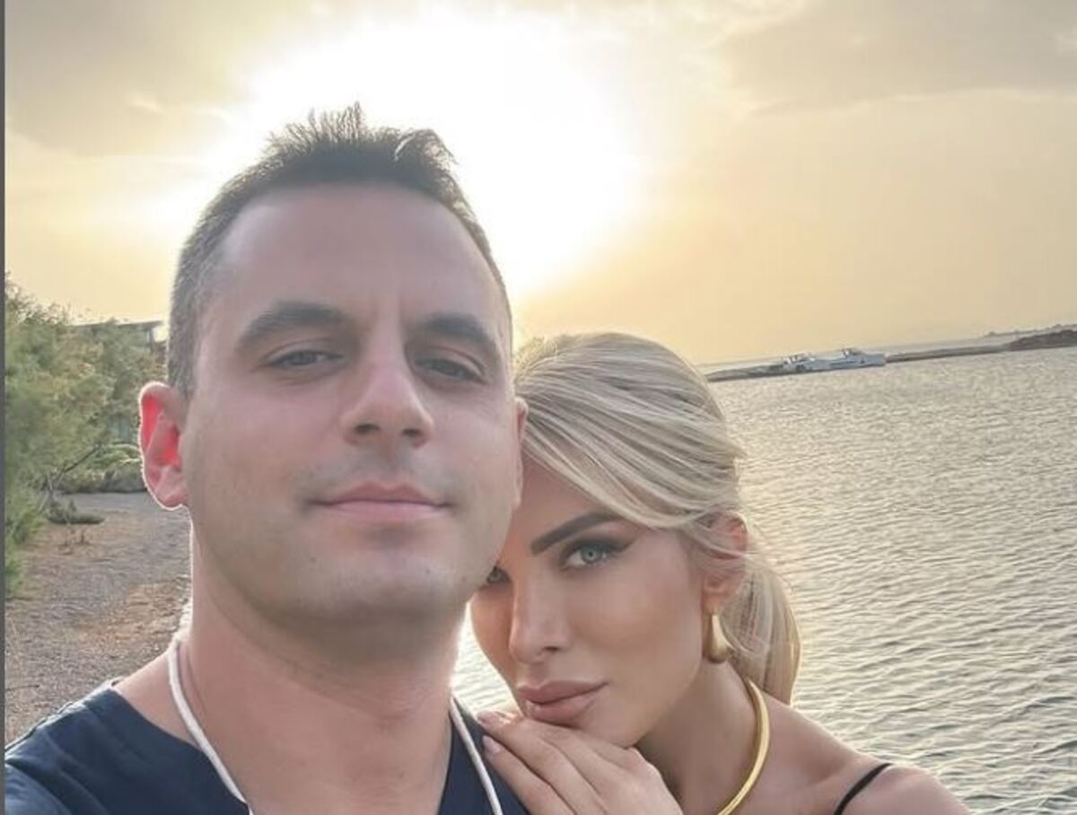 Κατερίνα Καινούργιου: Το μήνυμα αγάπης στον Παναγιώτη Κουτσουμπή – Το έγραψε πάνω σε πίνακα