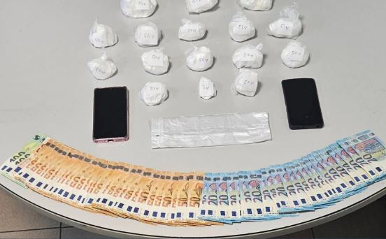 Θεσσαλονίκη: Δύο συλλήψεις για διακίνηση ναρκωτικών – Κατασχέθηκαν 897 γραμμάρια κοκαΐνης – ΦΩΤΟ