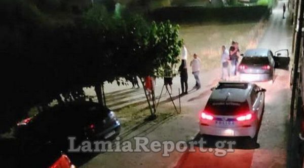 Λαμία: Σπίτι τυλίχτηκε στις φλόγες τα ξημερώματα – Με το μαχαίρι στα χέρια ο ιδιοκτήτης απειλούσε τους πάντες
