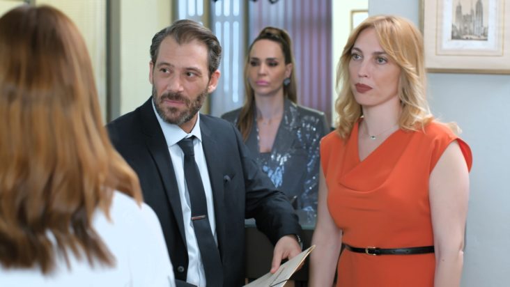 Μαμά στα κρυφά: Ένας φίλος από τα παλιά αναστατώνει τη ζωή της Λίζας και της Νίνας