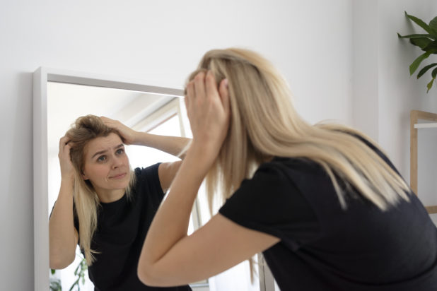 Τριχόπτωση: Η Νο1 ομάδα τροφίμων που μπορεί να προκαλέσει απώλεια μαλλιών, σύμφωνα με ειδικό