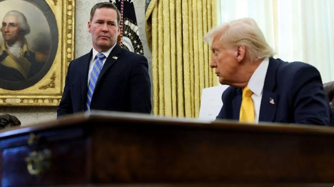 ΗΠΑ: Παραιτείται ο Σύμβουλος Ασφαλείας του Τραμπ, σύμφωνα με δημοσιεύματα – Πώς έχασε την υποστήριξη του Αμερικανού προέδρου