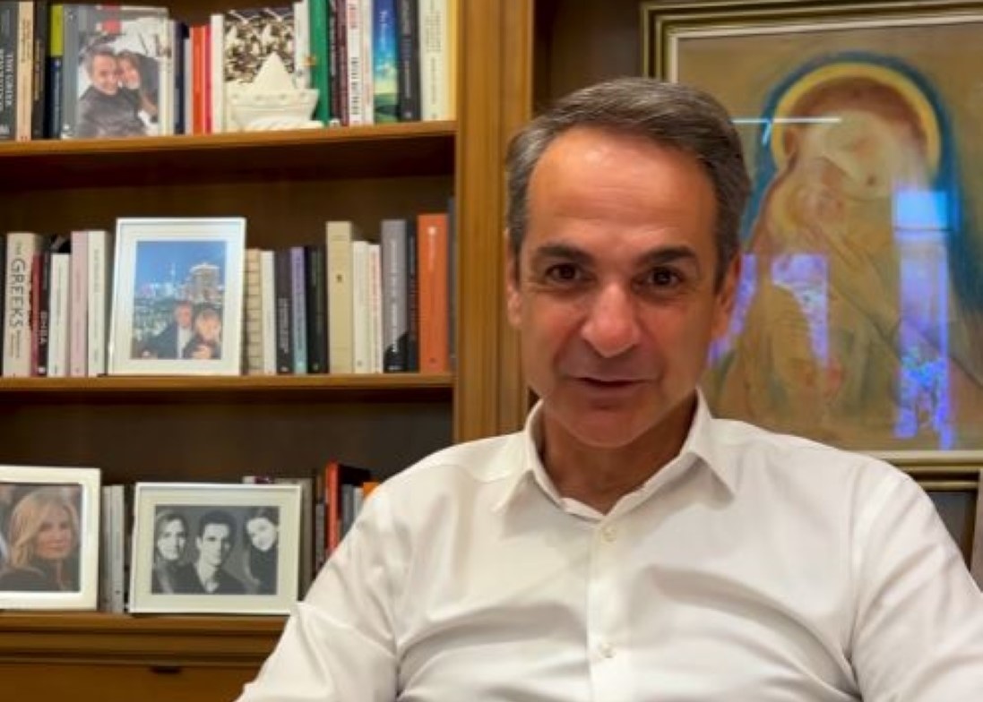 Κυριάκος Μητσοτάκης: «Δύσκολα χωράει σε μια μέρα εκείνη η σφραγίδα που μας συνοδεύει για πάντα» – Το βίντεο για τη Γιορτή της Μητέρας