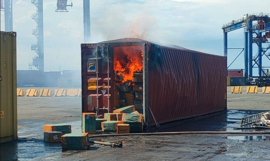 Ουκρανία: Επίθεση σε πλοίο με εμπορευματοκιβώτια στην Οδησσό – Περιείχε στρατιωτικό υλικό, λέει η Μόσχα