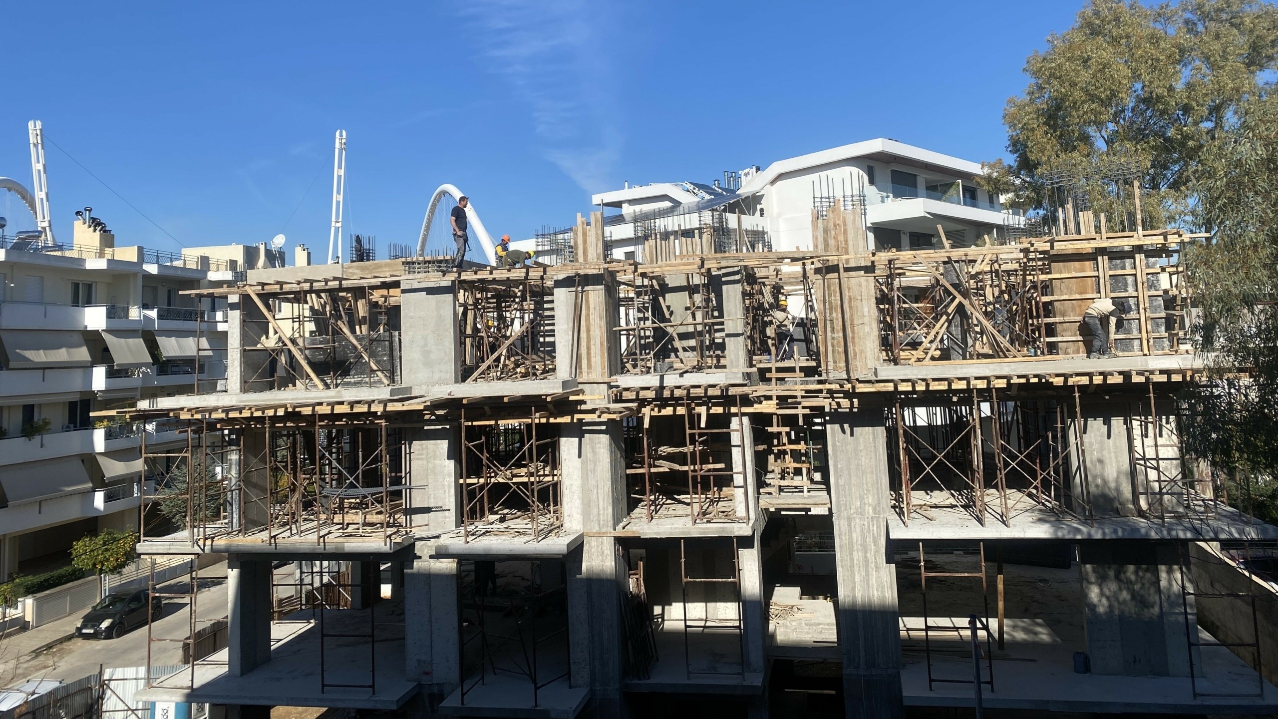 Στη Βουλή η τροπολογία για τον Νέο Οικοδομικό Κανονισμό μετά τις υποδείξεις του ΣτΕ – Τι προβλέπει για τους κατόχους οικοδομικών αδειών