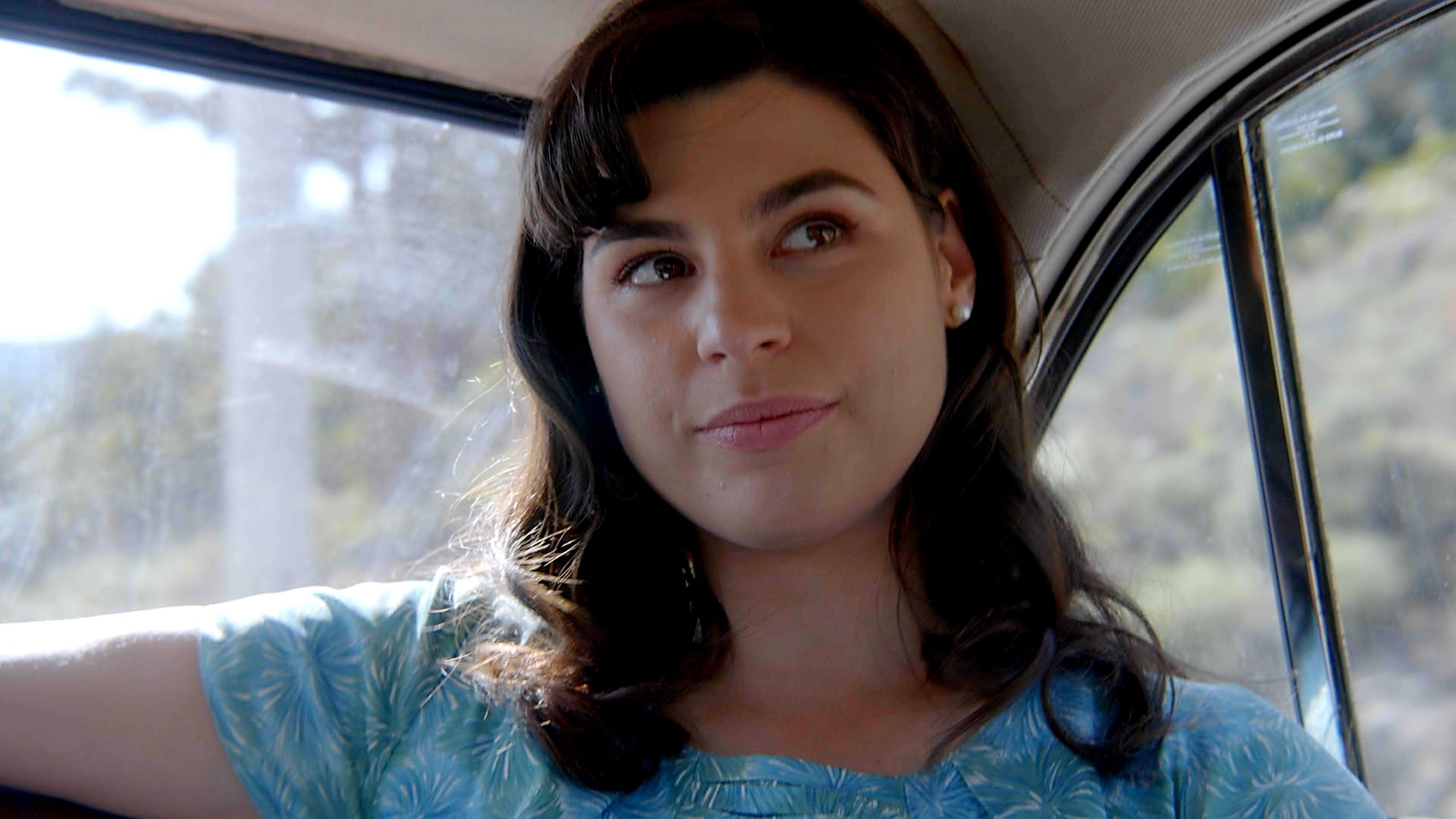 Άγιος έρωτας: Η Χλόη το «σκάει» με τον πατέρα Νικόλαο