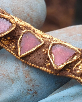 Κοντινή λήψη της διακόσμησης με λυχνίτη.