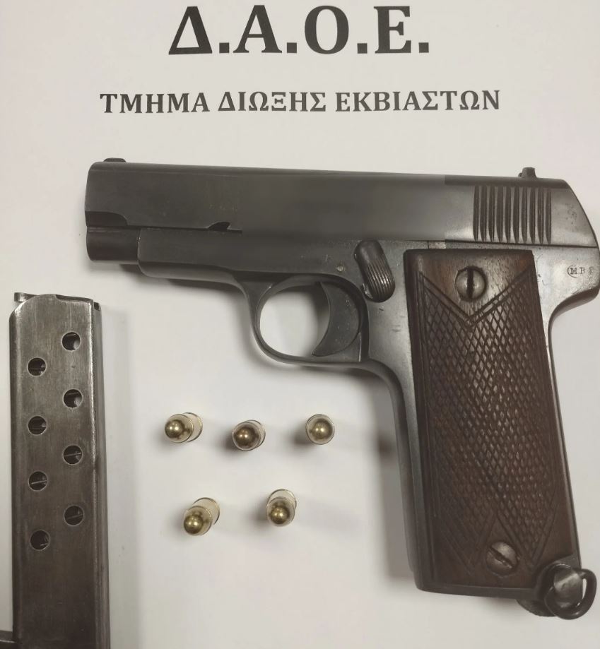 Αθήνα: Συνελήφθη άνδρας με όπλο μέσα σε κέντρο διασκέδασης