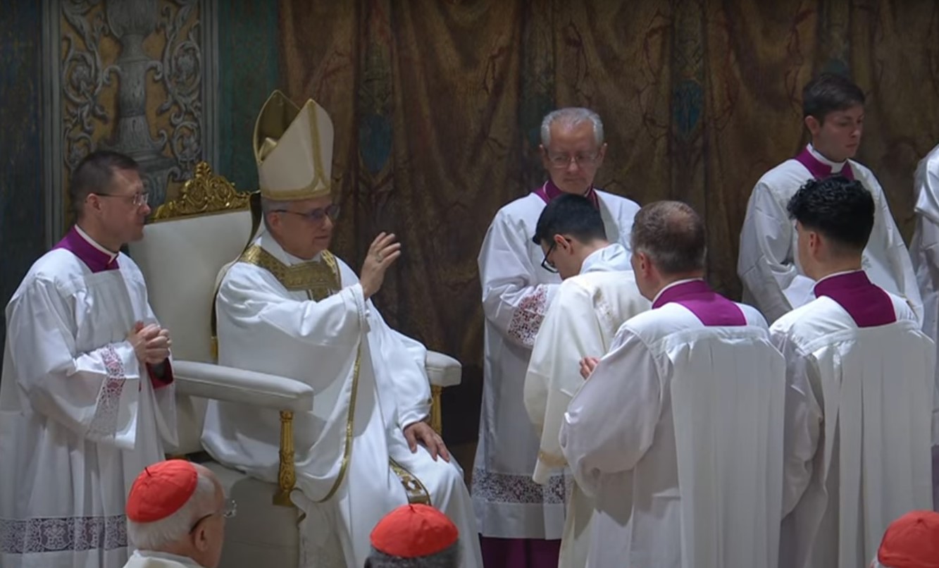 Πάπας Λέων ΙΔ’: Η πρώτη λειτουργία στο Βατικανό – Δείτε LIVE