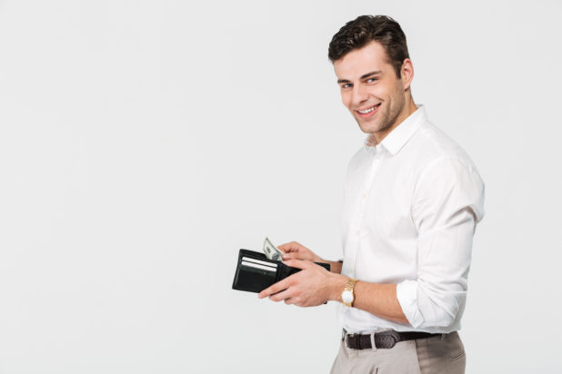 6 συνήθειες της παιδικής ζωής των ανθρώπων που ανησυχούν πάντα για τα χρήματα - όσα και αν έχουν. Φωτογραφία: Freepik