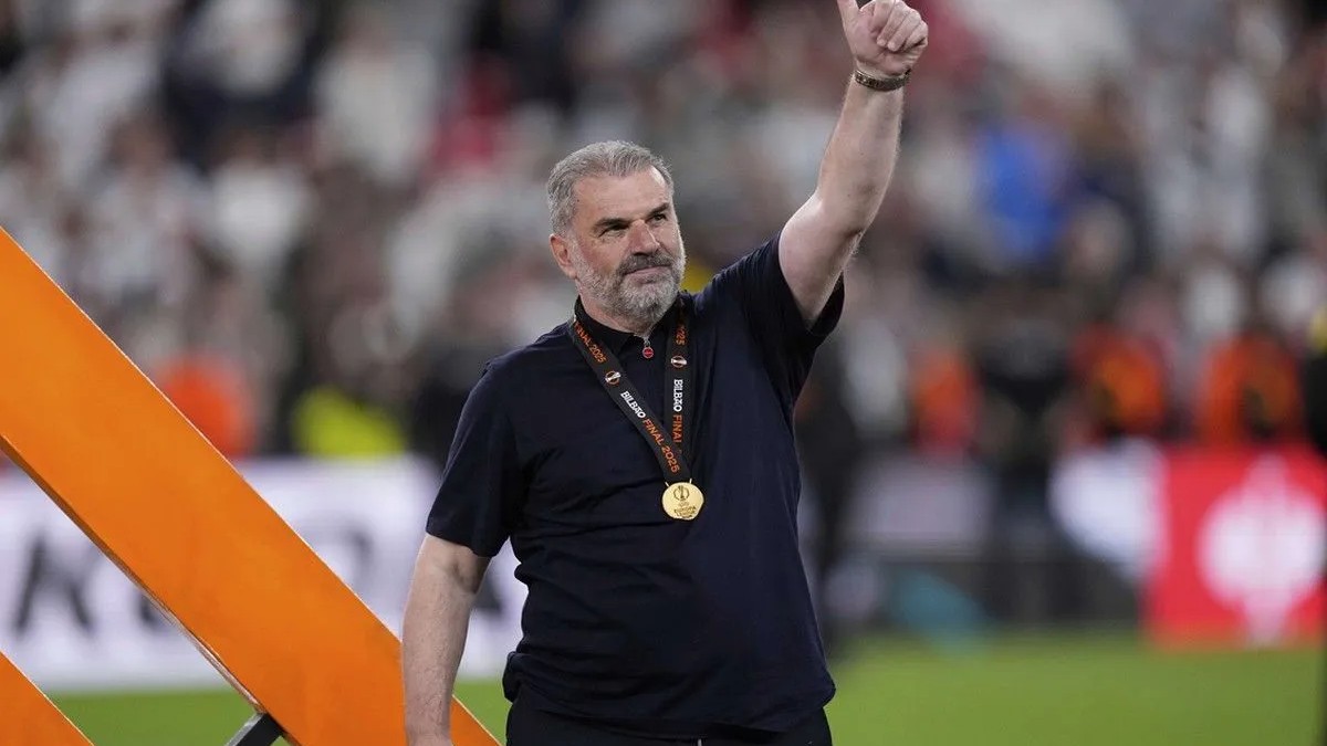 Μοχάμεντ Σαλάχ: Υποκλίθηκε στον Άγγελο Ποστέκογλου: «Είπε ότι θα κέρδιζε στη δεύτερη σεζόν του, συγχαρητήρια»