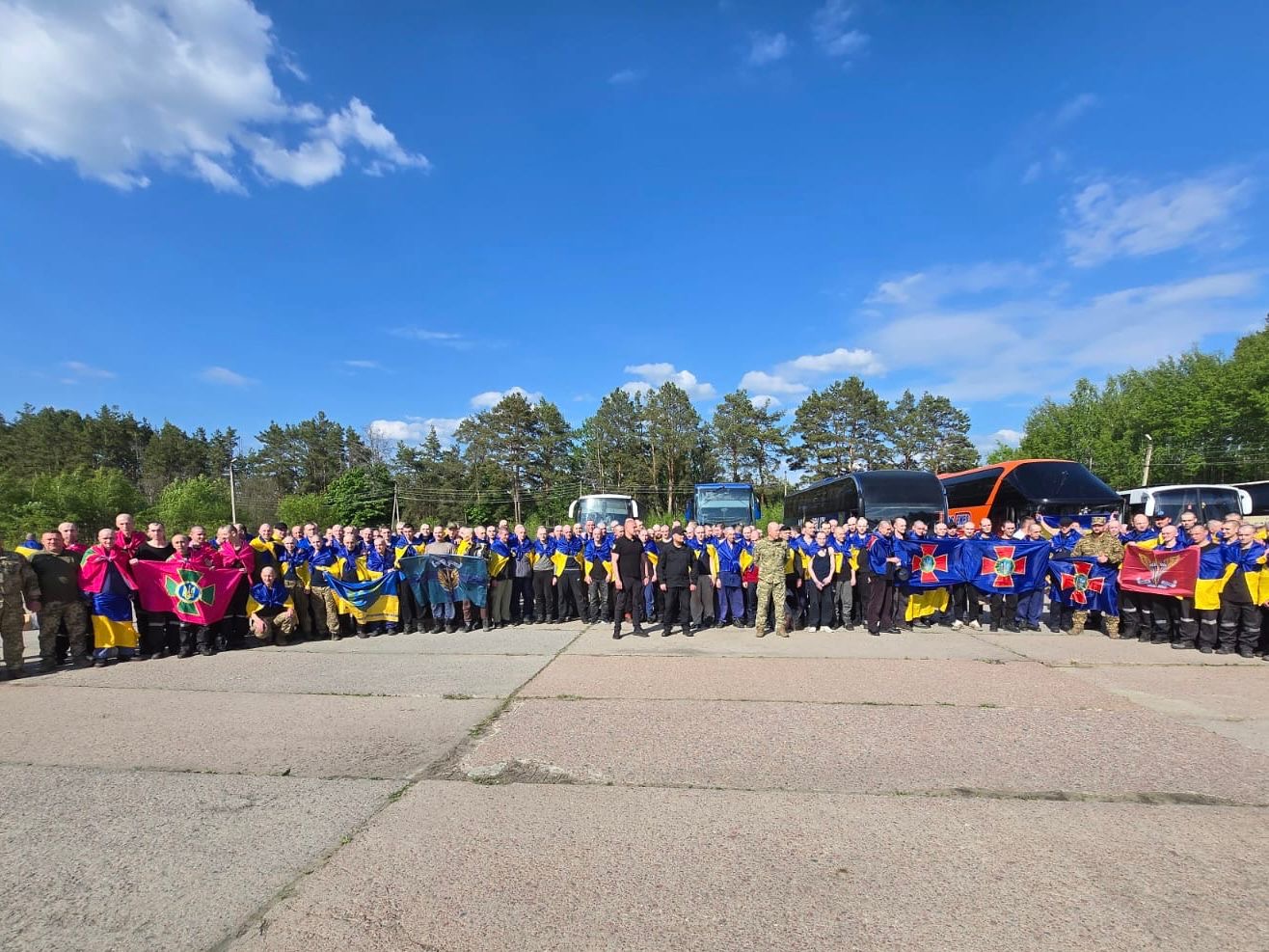 Ουκρανία-Ρωσία: Ανταλλαγή 307 αιχμαλώτων πολέμου, έπειτα από ολονύκτιο βομβαρδισμό του Κιέβου