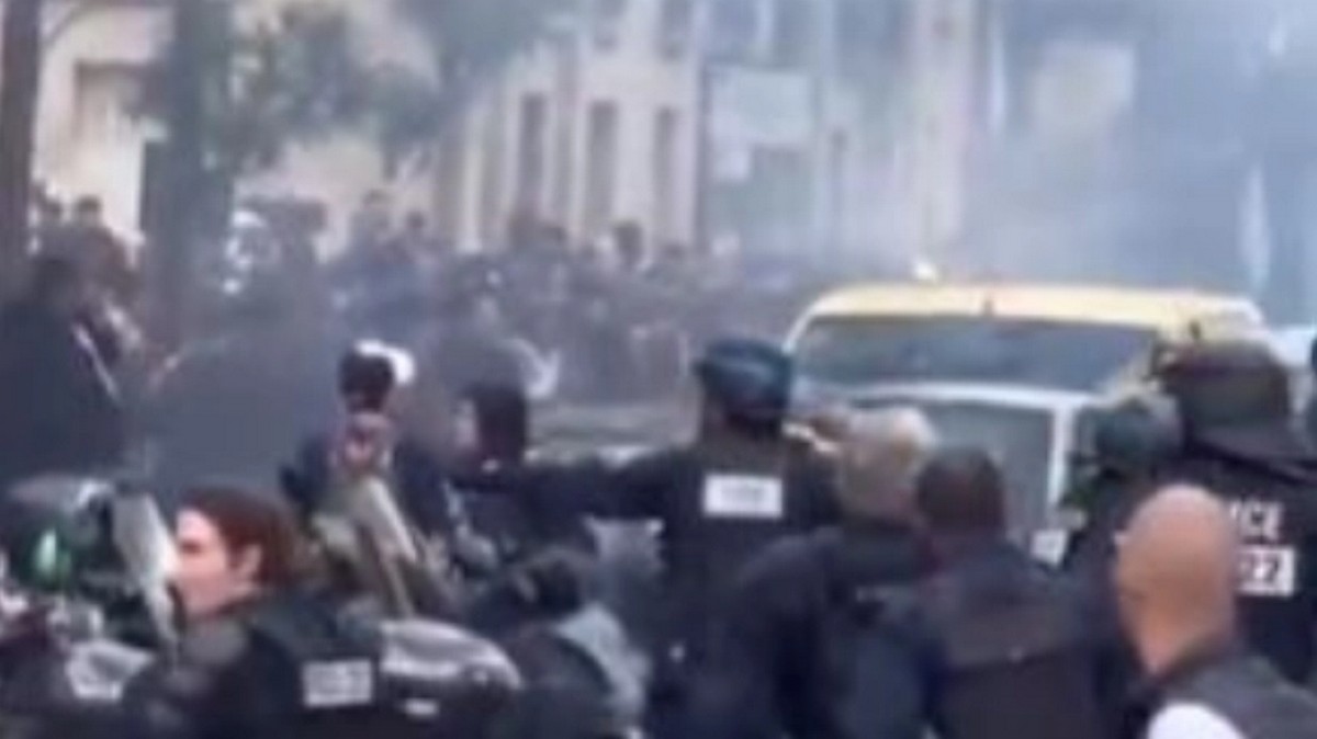 Παρί Σεν Ζερμέν – Άρσεναλ: Συμπλοκές μεταξύ οπαδών και Αστυνομίας στο Παρίσι