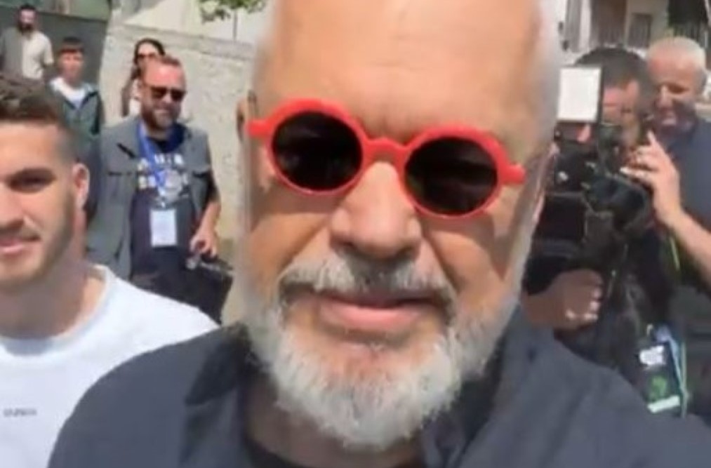 Εκλογές στην Αλβανία: Χαμηλή προσέλευση και κύμα καταγγελιών – Ο Έντι Ράμα σε βίντεο- σόου τρολάρει την «εκλογική σιωπή»