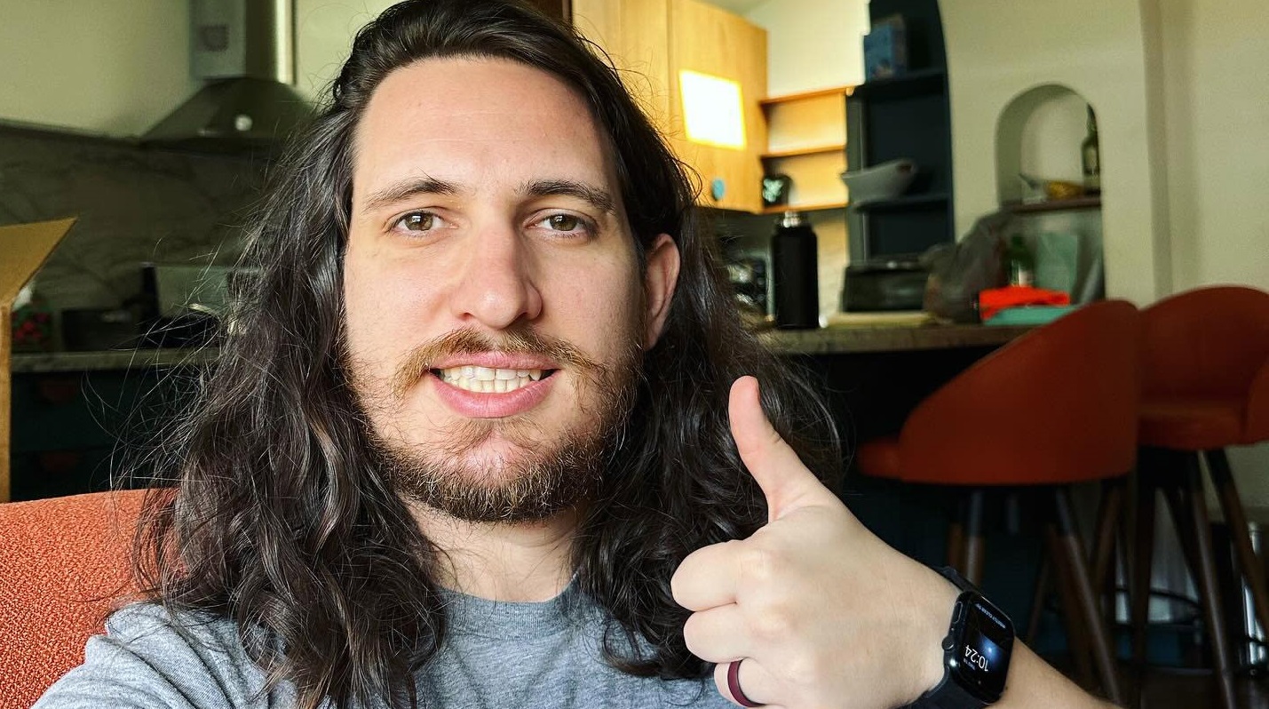 Σίντνεϊ Ραζ: Ο 36χρονος κωμικός γνωστός για τα «life hacks» βίντεο διαγνώστηκε με καρκίνο του στομάχου – O σπαρακτικός τρόπος που το έμαθε