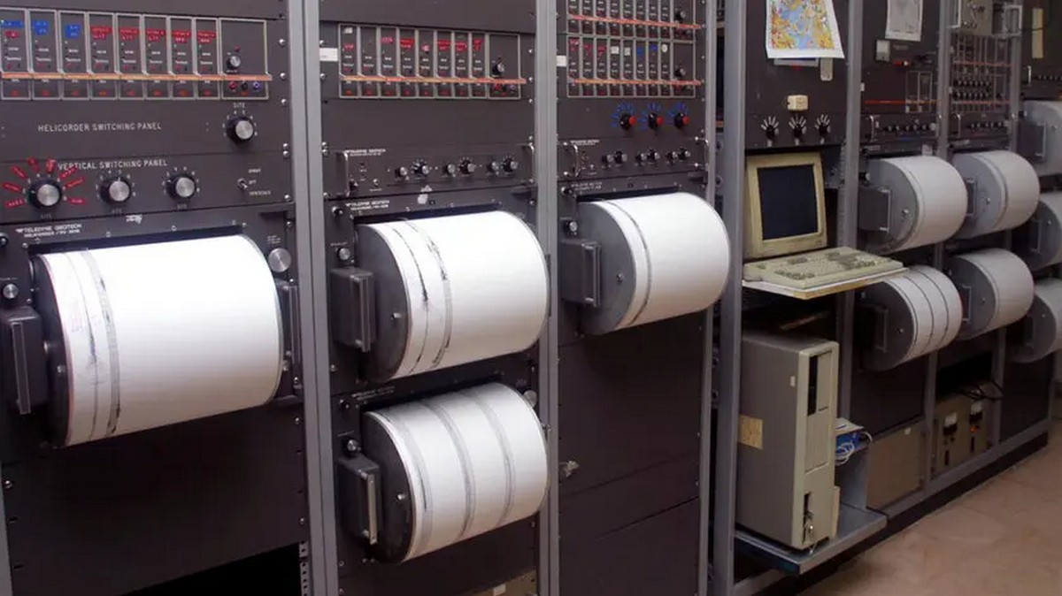 Σεισμός 6 Ρίχτερ ανοιχτά της Κάσου – Ιδιαίτερα αισθητός σε Κρήτη και Ρόδο – Προειδοποίηση από το 112 για τσουνάμι – Καθησυχαστικός ο Ευθύμης Λέκκας