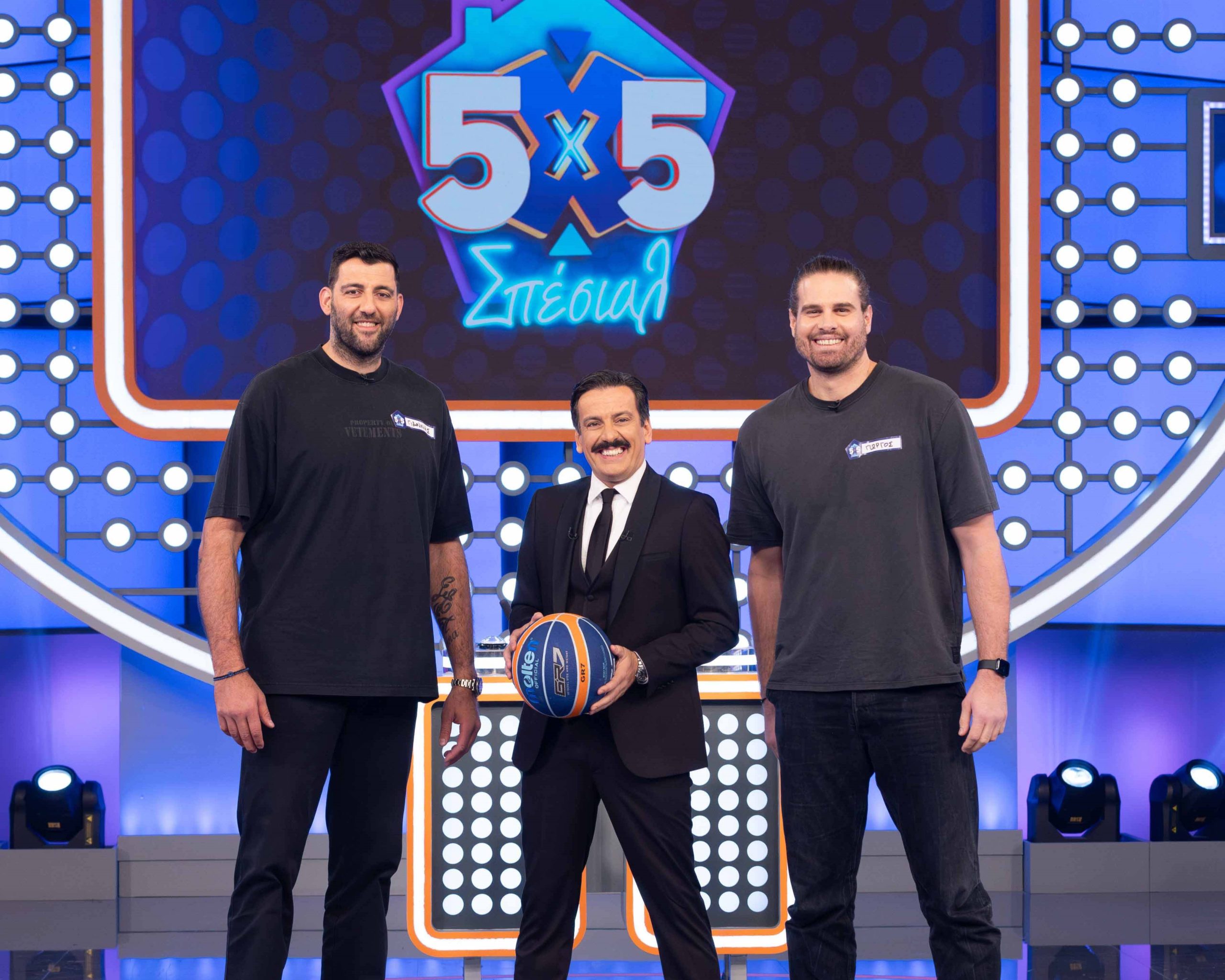 «5Χ5» ΣΠΕΣΙΑΛ: Ένα μπασκετικό επεισόδιο με καλεσμένους τον Γιάννη Μπουρούση και τον Γιώργο Μπόγρη
