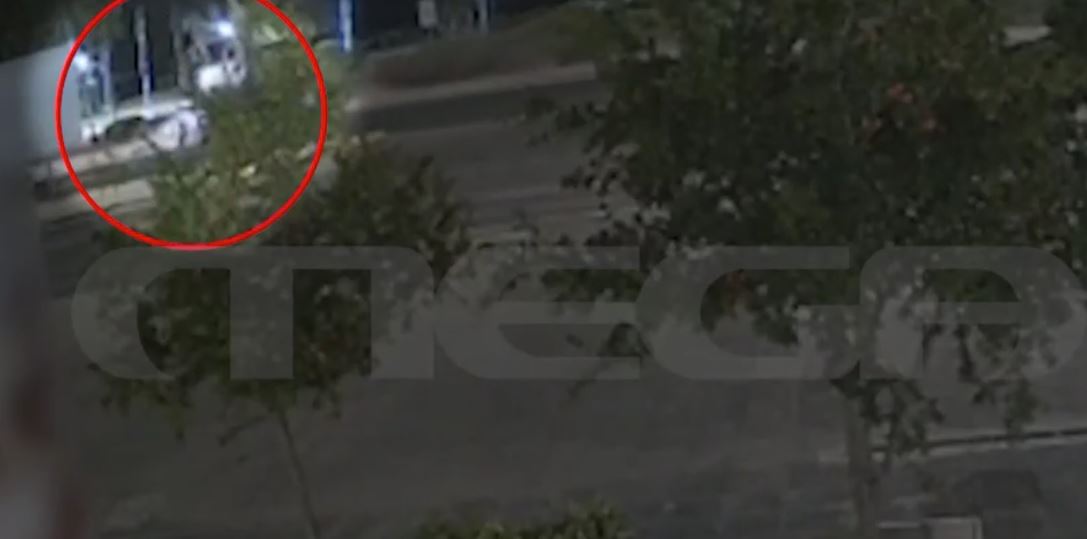 Βίντεο ντοκουμέντο από το τροχαίο με 4 τραυματίες στην παραλιακή – Η στιγμή που το αυτοκίνητο προσέκρουσε σε φωτεινό σηματοδότη