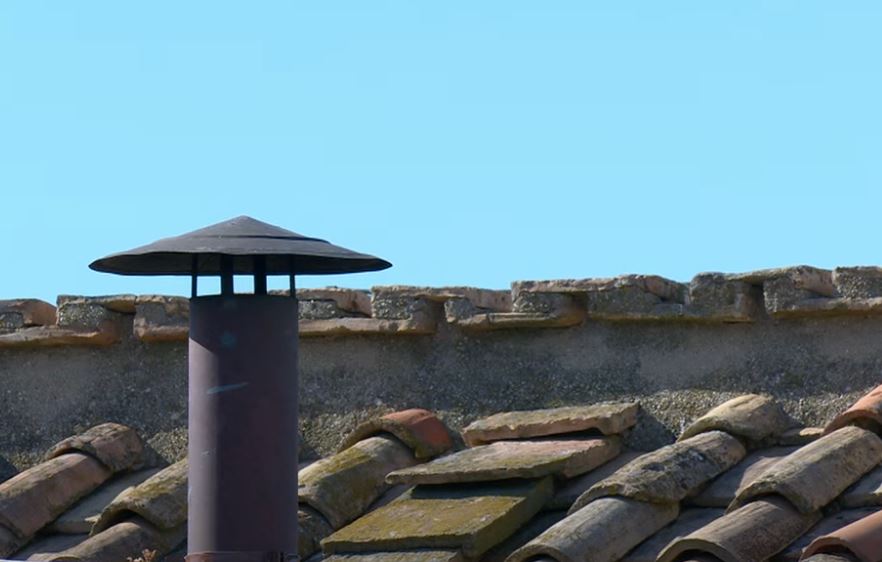 Βατικανό: Σε εξέλιξη νέα ψηφοφορία για την εκλογή του Πάπα – Live εικόνα από την καμινάδα της Καπέλα Σιξτίνα