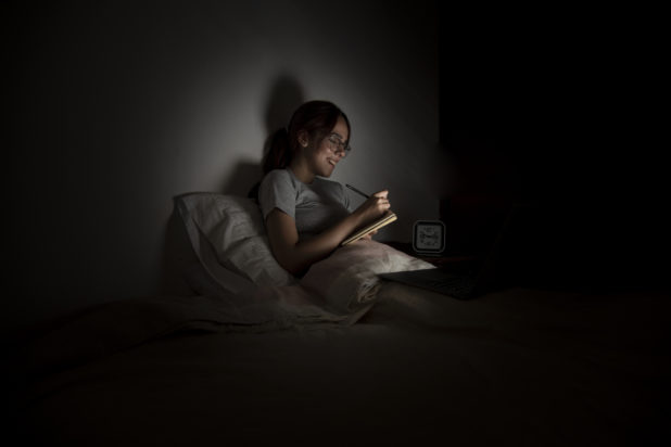 Ύπνος: Οι άνθρωποι που χρειάζονται απόλυτη σιωπή και σκοτάδι για να κοιμηθούν έχουν αυτά τα 7 χαρακτηριστικά, σύμφωνα με ψυχολόγους