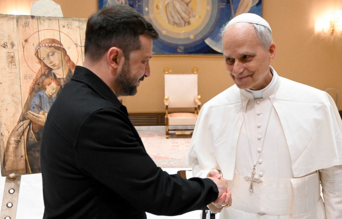 Ο Ζελένσκι συναντήθηκε με τον πάπα Λέοντα μετά την τελετή ενθρόνισής του  – Τι συζήτησαν