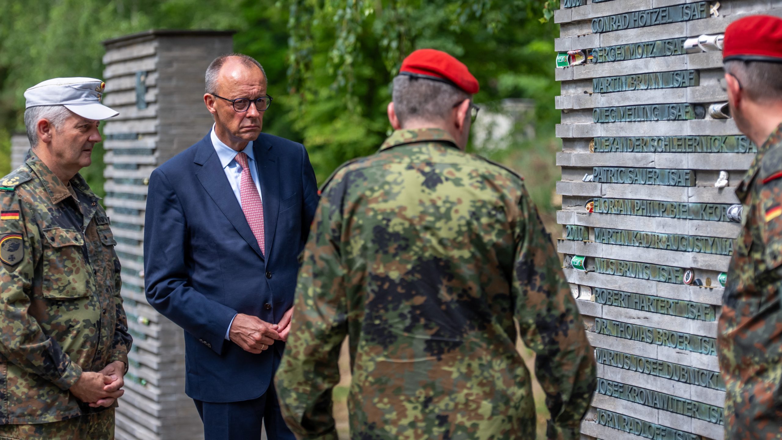 Φρίντριχ Μερτς: Ο Γερμανός καγκελάριος προειδοποίησε για «ψευδή αίσθηση ασφάλειας» – Στο επίκεντρο η συζήτηση για τη στράτευση