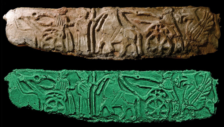 Η ανάγλυφη παράσταση από τη Δομή 2 στο El Cerrón, σε σύγκριση μιας ψηφιακής φωτογραφίας (Α) και μιας επεξεργασμένης φωτογραφίας (Β). Φωτογραφία: J. Blánquez Pérez / Museo de Santa Cruz de Toledo; Ministerio de Cultura y Deporte