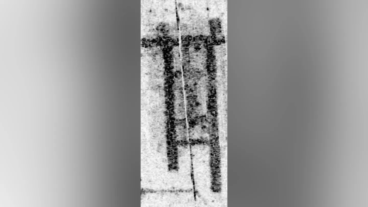 Ο Bengtsson παρατήρησε ένα σύμβολο που του προκάλεσε σύγχυση καθώς μελετούσε χάρτες του 18ου αιώνα. Φωτογραφία: Arkeologerna