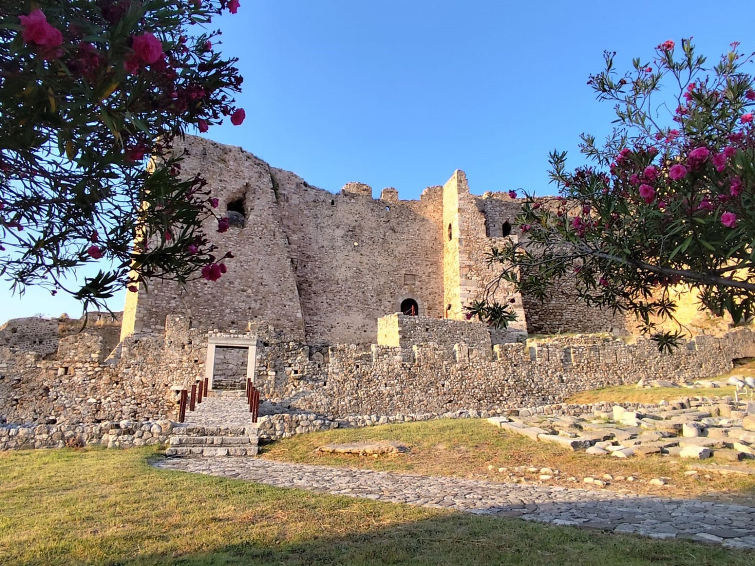 Μενδώνη για την απόδοση των αποκατεστημένων προμαχώνων του Κάστρου της Πάτρας: «Αποδίδουμε ένα μνημείο υψηλής συμβολικής αξίας»