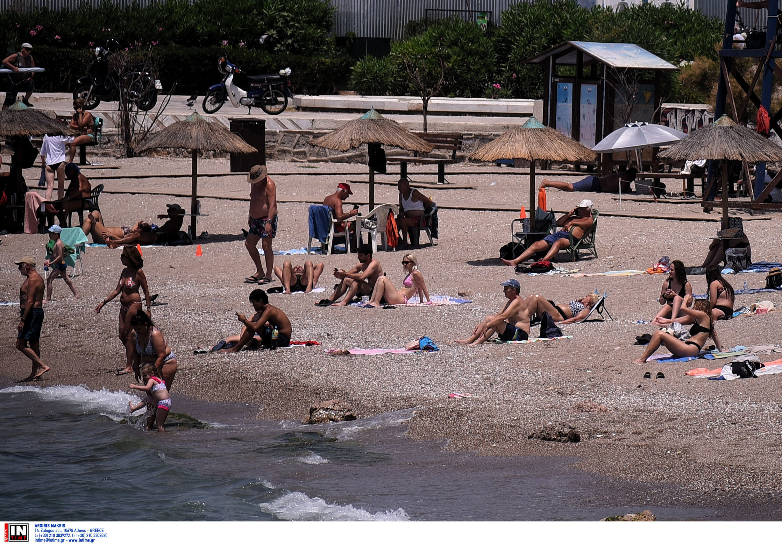 Λιμανάκια Βουλιαγμένης: Επιτήδειοι άρπαξαν αλυσίδα λαιμού από λουόμενο και συνελήφθησαν