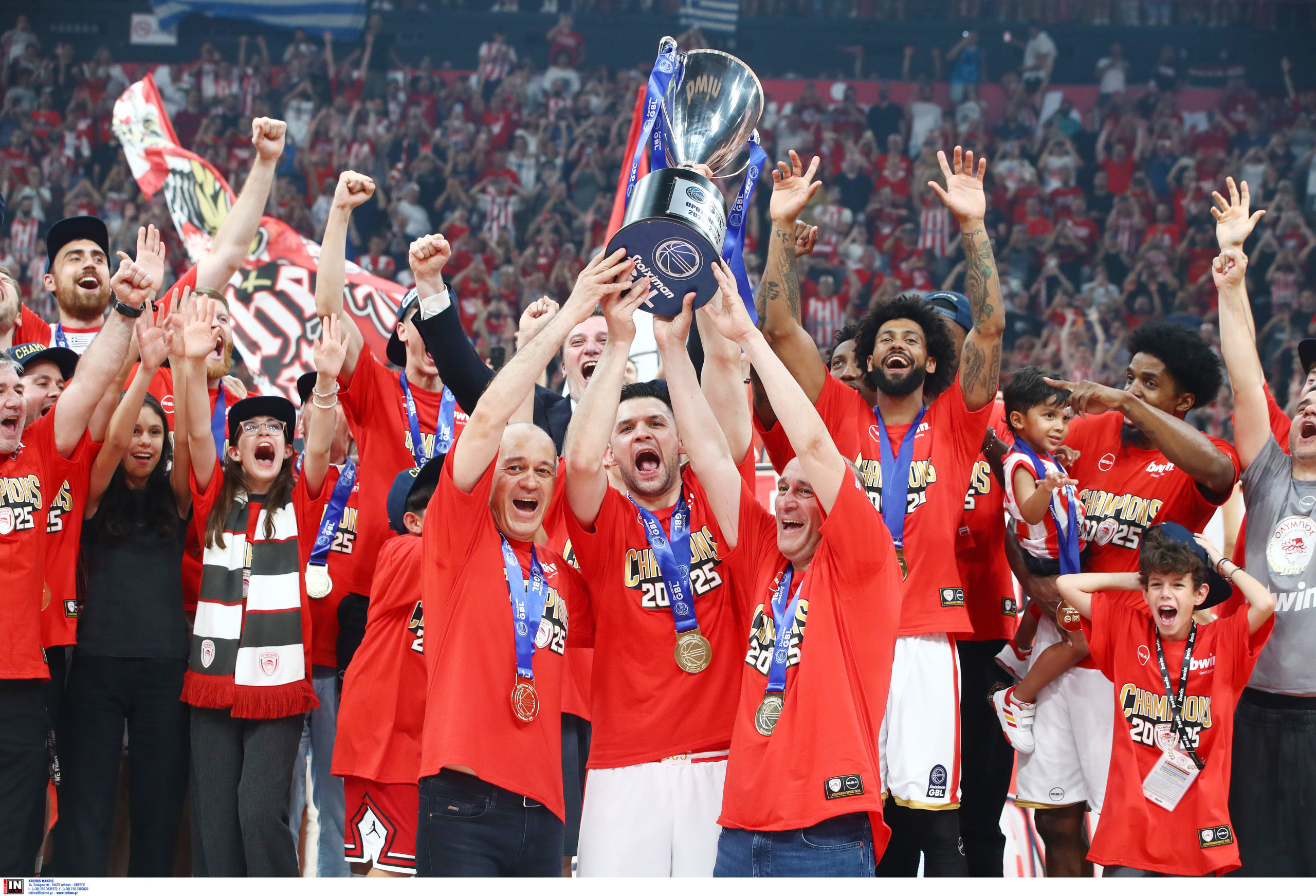 Ολυμπιακός – Παναθηναϊκός 85-71: Πρωταθλητές Ελλάδας οι Πειραιώτες για 15η φορά – BINTEO