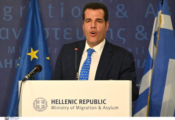 Τελετή παράδοσης-παραλαβής στο υπουργείο Μετανάστευσης - Πλεύρης