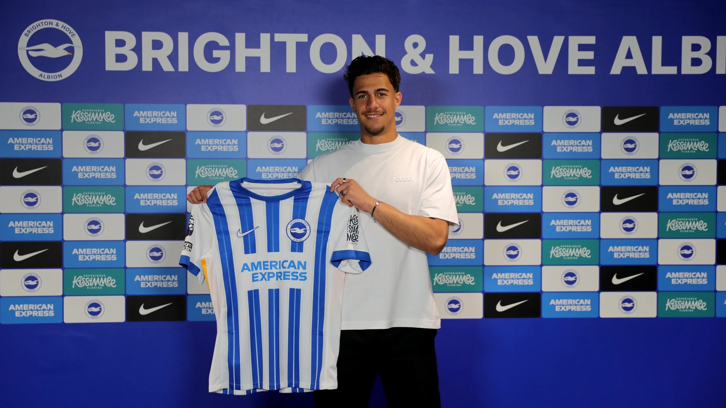 Επίσημη η ακριβότερη μεταγραφή Έλληνα ποδοσφαιριστή: Ο Μπάμπης Κωστούλας ανακοινώθηκε από την Μπράιτον