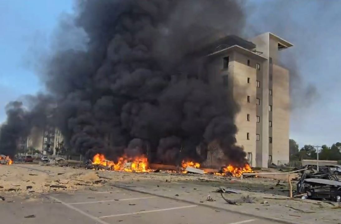 Ισραήλ: Νέο χτύπημα του Ιράν στην πόλη Μπερ Σεβά με τουλάχιστον 5 τραυματίες – Πύραυλος έπεσε κοντά σε γραφεία της Microsoft