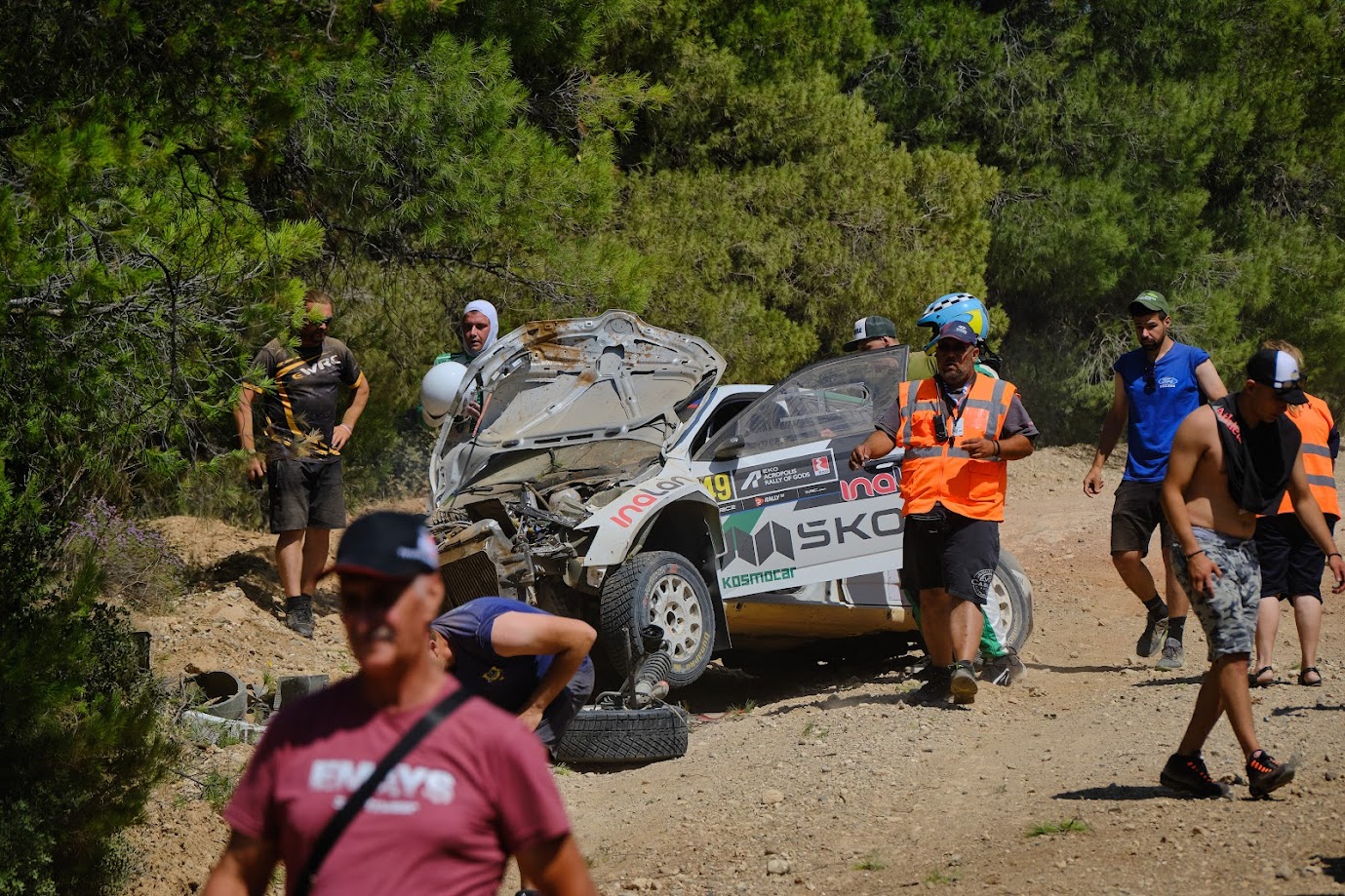 ΕΚΟ Ράλλυ Ακρόπολις 2025: Aτύχημα-σοκ για τον Γιώργο Αμούτζα και τον Ηλία Παναγιωτούνη- Αναποδογύρισε το όχημά τους – ΒΙΝΤΕΟ