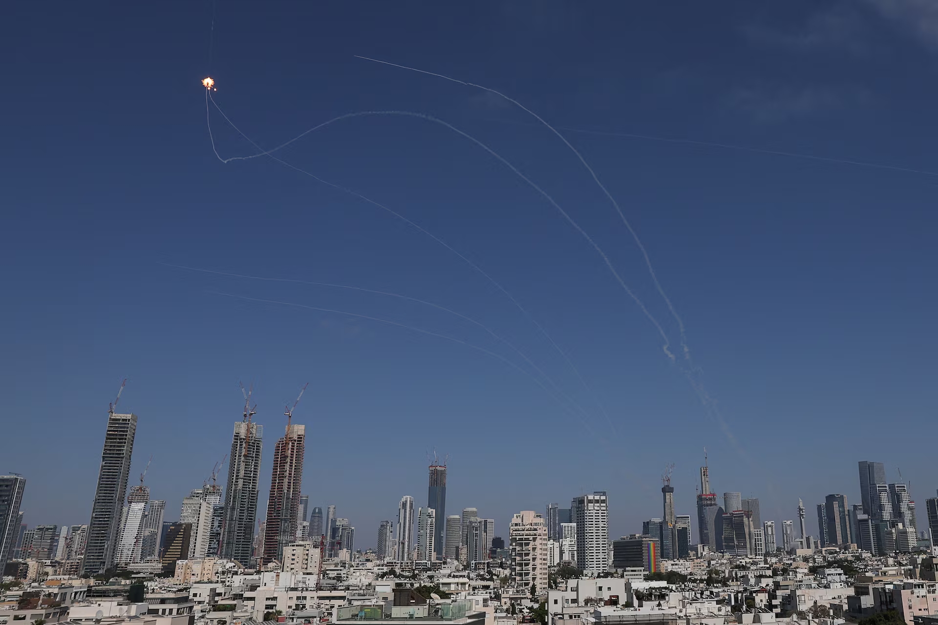 Ισραήλ-Ιράν: Ένας πόλεμος με άγνωστη έκβαση – Το στοίχημα του Νετανιάχου, το διπλωματικό αδιέξοδο και το «μήνυμα» των ΗΠΑ στην Κίνα