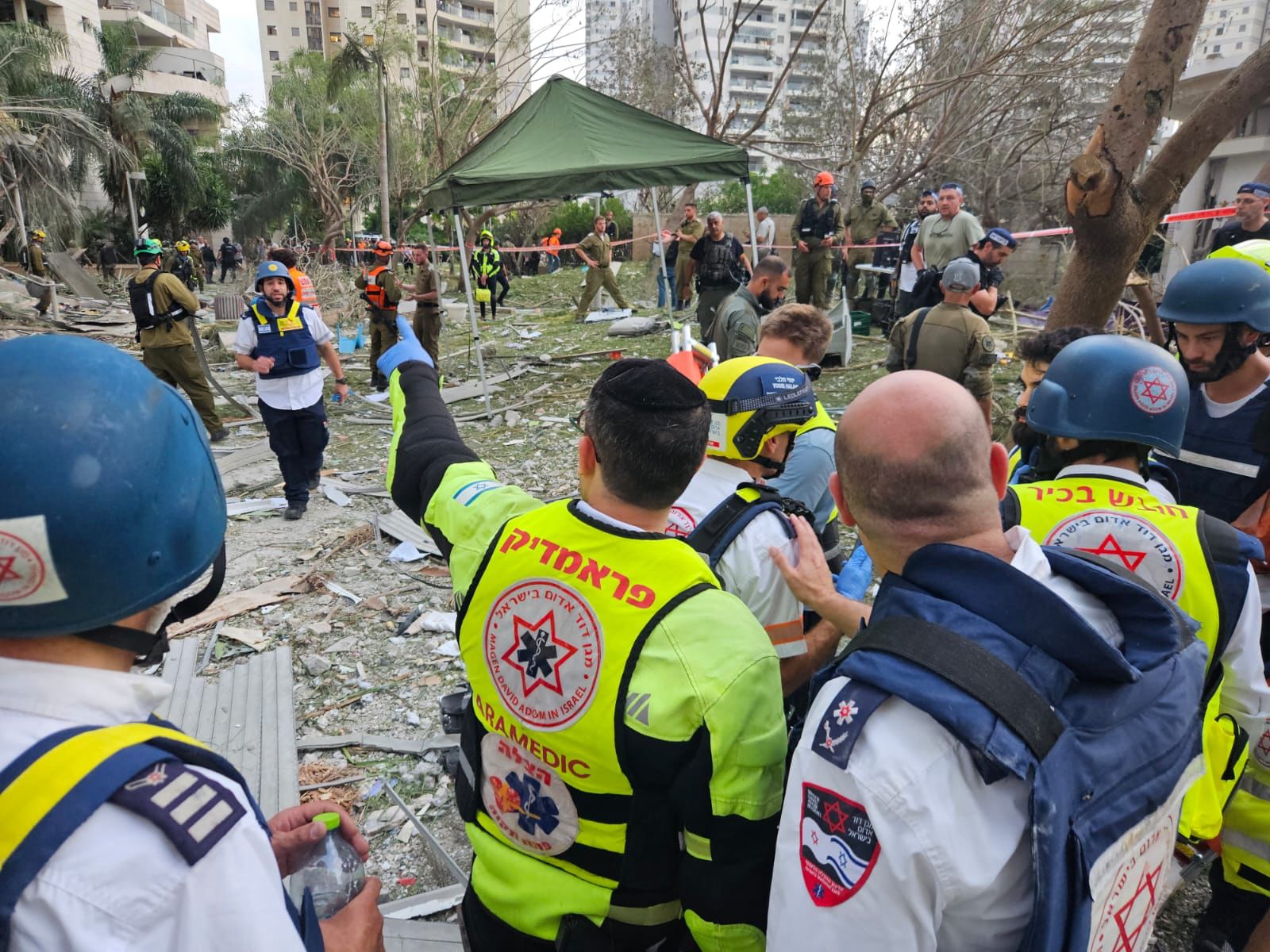 Ιρανικά πλήγματα στο Τελ Αβίβ: Έκλεισε η πρεσβεία των ΗΠΑ στο Ισραήλ – Τουλάχιστον 4 νεκροί και 20 τραυματίες